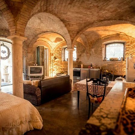 Lo Scrigno Di Lara Villa Ceresara Bagian luar foto
