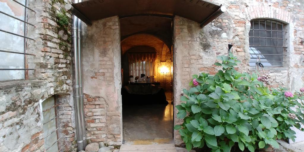 Lo Scrigno Di Lara Villa Ceresara Bagian luar foto