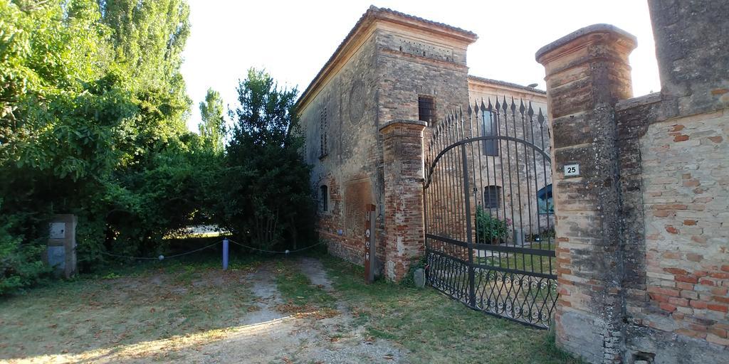 Lo Scrigno Di Lara Villa Ceresara Bagian luar foto